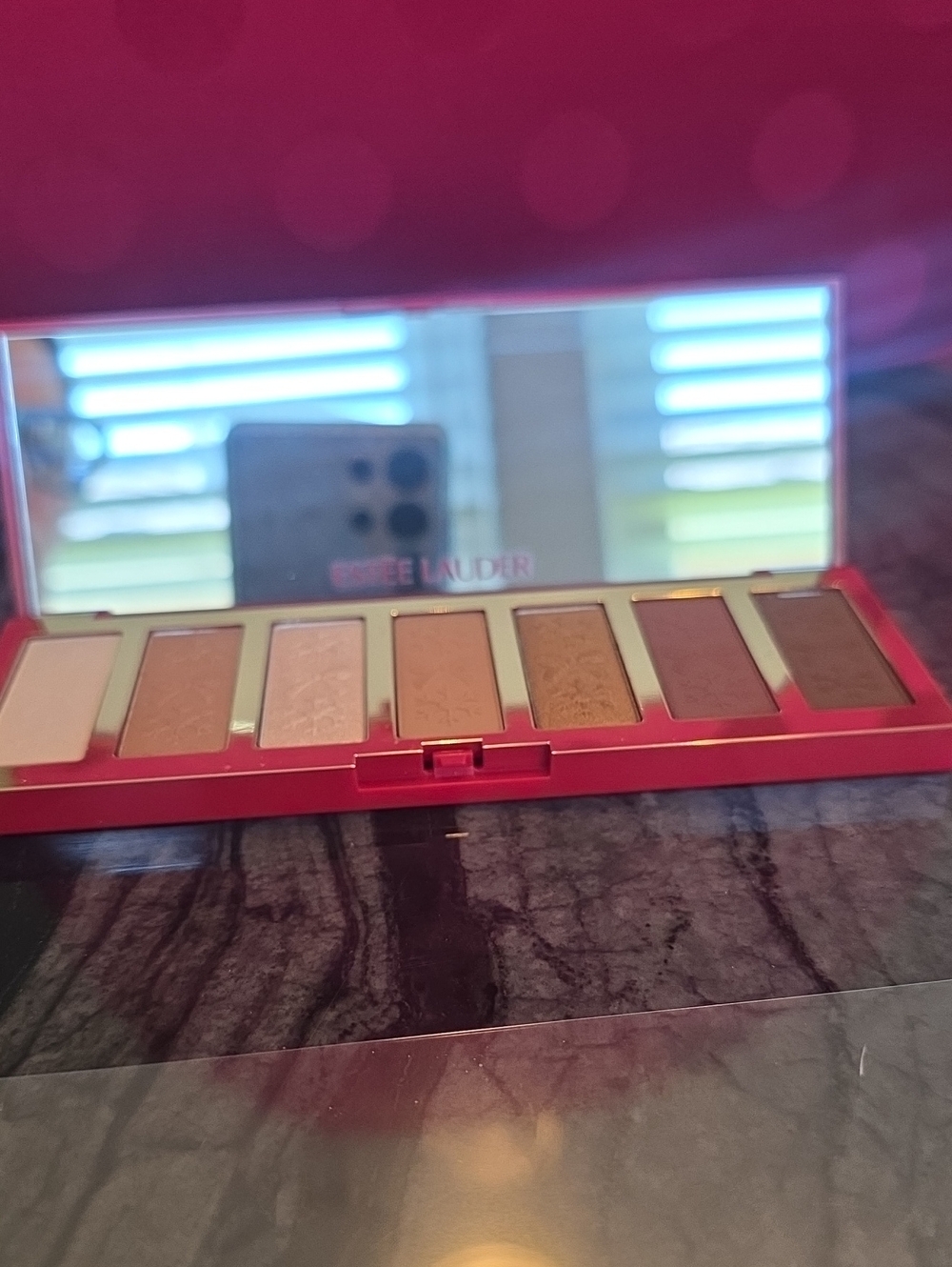 NWT Estee Lauder Glow Limited Efition Compact Eyeshadow Palette